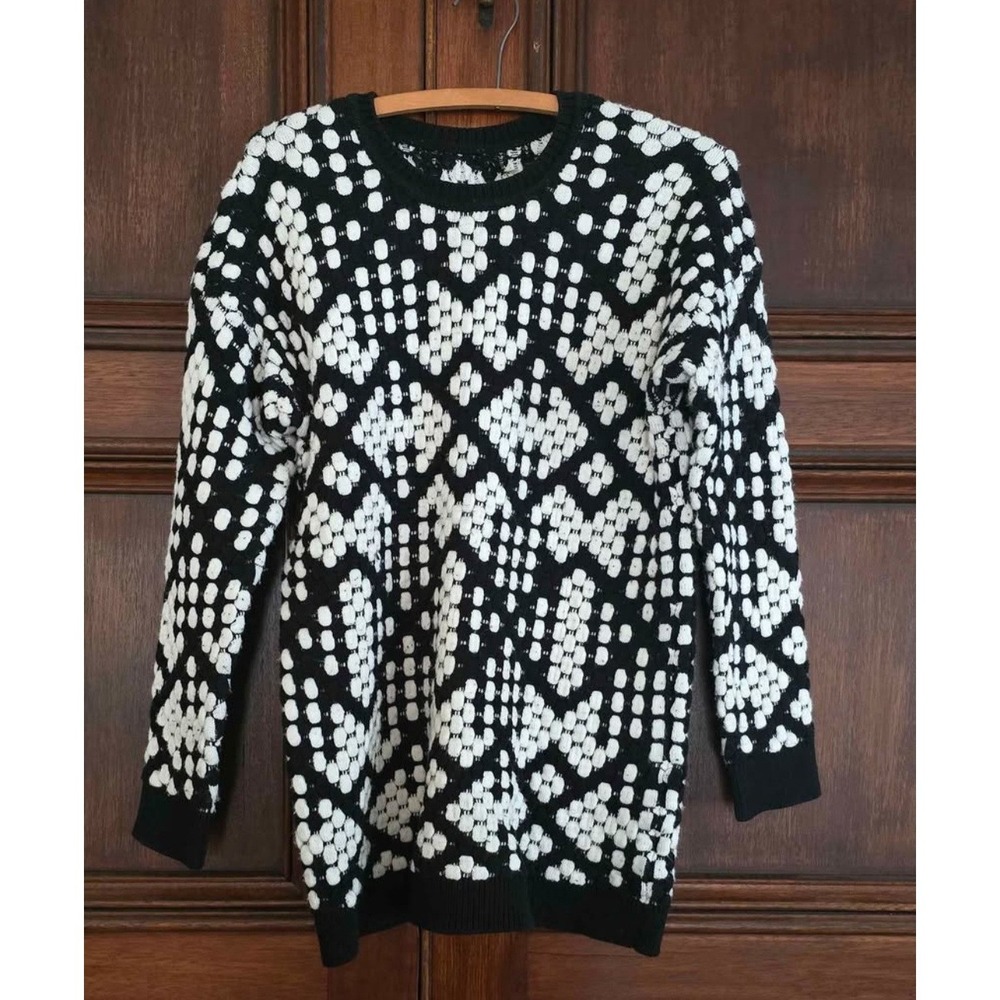 Gianni Bini Soft Black‎ White Striking Geometric Sweater, Women's Size Medium